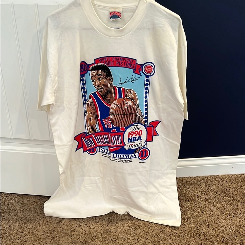 Never worn Vintage NBA Finals Graphic Isiah Thomas T-Shirt